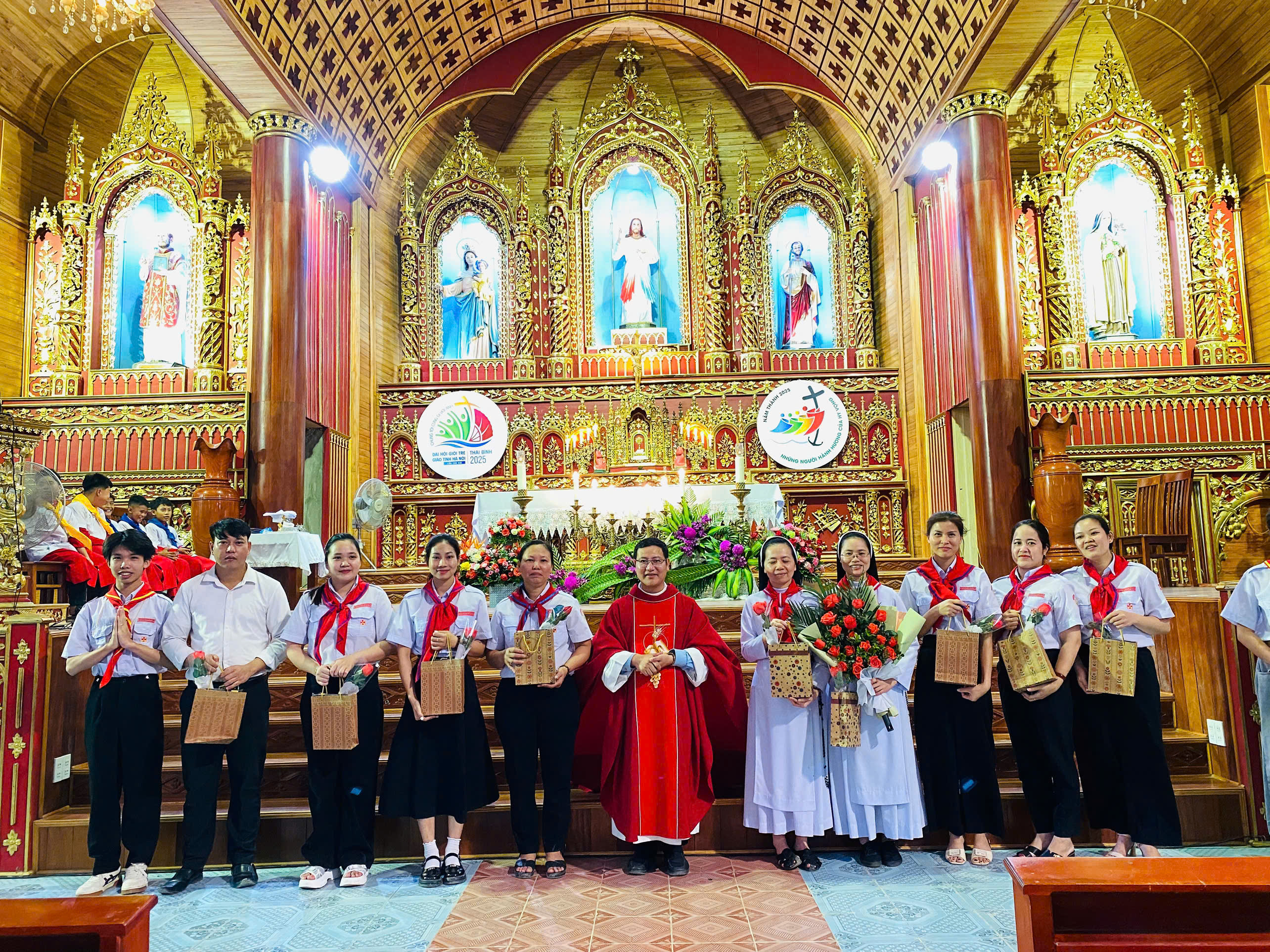 SINH NHẬT THÁNG 11 VÀ CHÀO MỪNG NGÀY NHÀ GIÁO VIỆT NAM 20 tháng 11